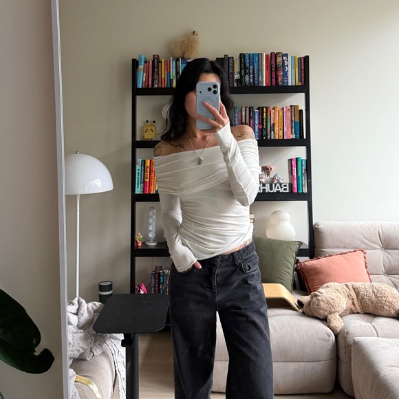 Weekday Off-Shoulder White Top - Picture 3 of 3